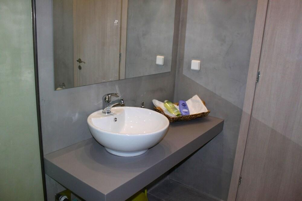 Mulberry Suites Rhodes City Bagian luar foto